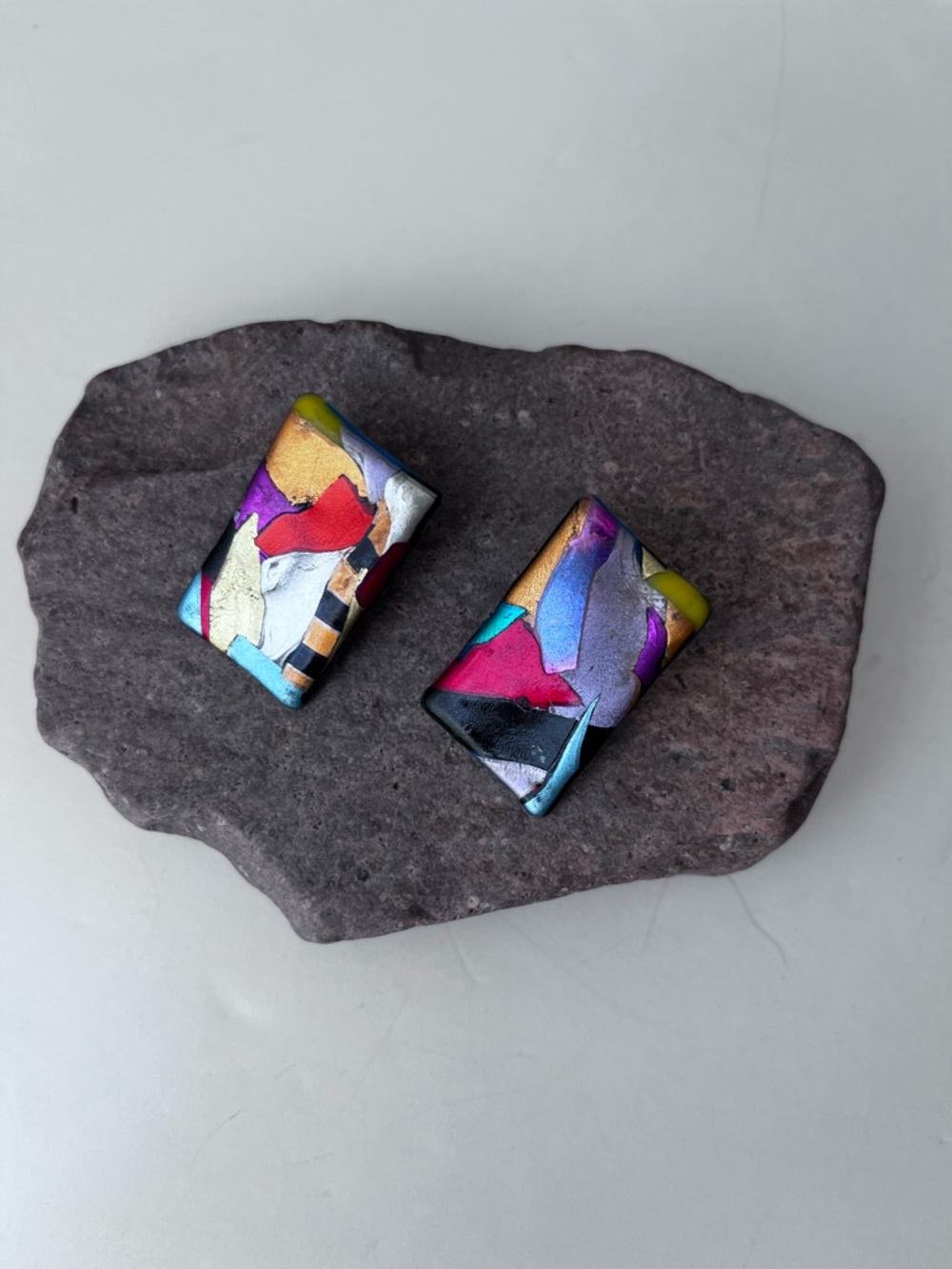 Multicolor Abstract Pierced Earrings - Picture 2 of 8